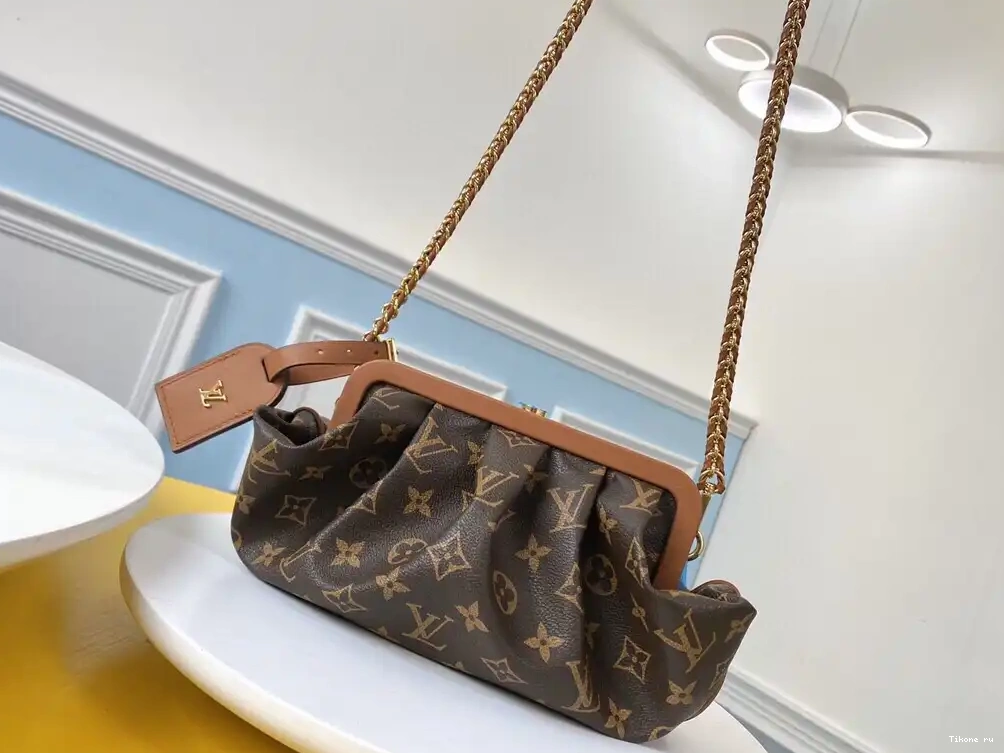 Affordable VUITTON BOURSICOT EW LOUIS 0622